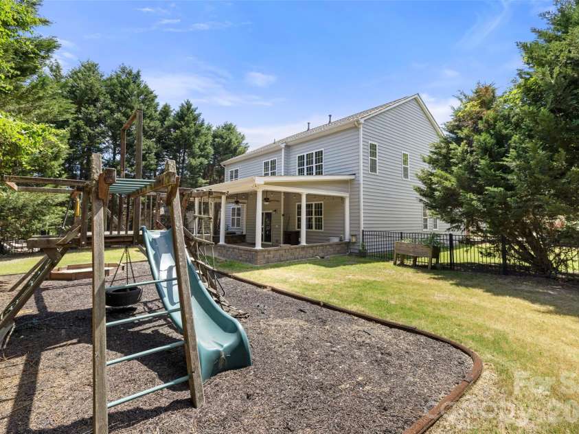 1419 Ridge Haven Road, Waxhaw, NC 28173.  MLS# CAR4370985, YatesRealty ID 17277. 