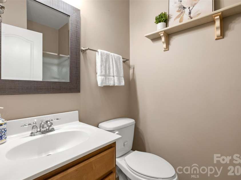 1419 Ridge Haven Road, Waxhaw, NC 28173.  MLS# CAR4370985, YatesRealty ID 17277. Full bath main floor
