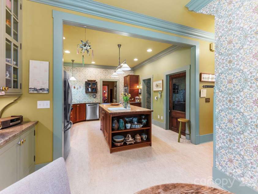 156 Cumberland Avenue, Asheville, NC 28801.  MLS# CAR4240356, YatesRealty ID 17278. Chef's Kitchen & Breakfast Rm