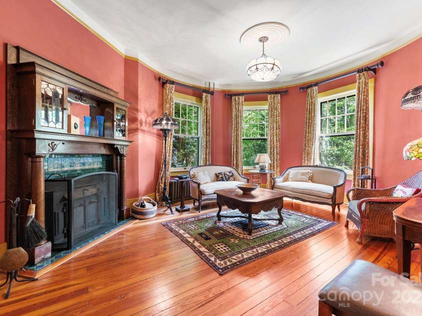 156 Cumberland Avenue, Asheville, NC 28801.  MLS# CAR4240356, YatesRealty ID 17278. Formal Living Room
