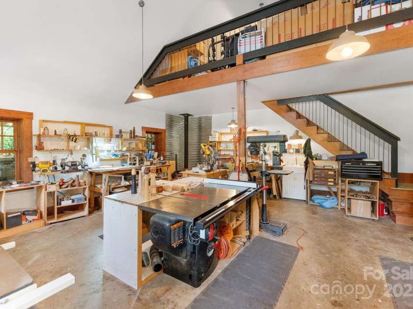 156 Cumberland Avenue, Asheville, NC 28801.  MLS# CAR4240356, YatesRealty ID 17278. Garage or Studio Space