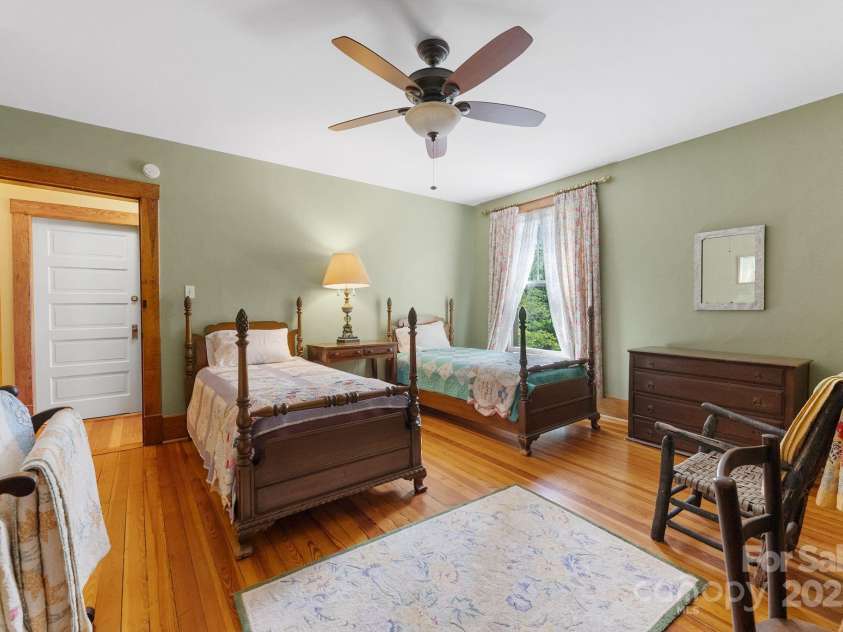 156 Cumberland Avenue, Asheville, NC 28801.  MLS# CAR4240356, YatesRealty ID 17278. Handmade & Custom at Every Turn