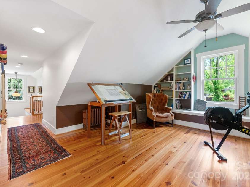 156 Cumberland Avenue, Asheville, NC 28801.  MLS# CAR4240356, YatesRealty ID 17278. Unique