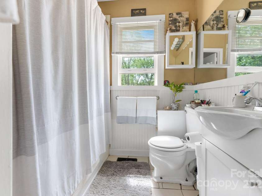 156 Cumberland Avenue, Asheville, NC 28801.  MLS# CAR4240356, YatesRealty ID 17278. Unit A