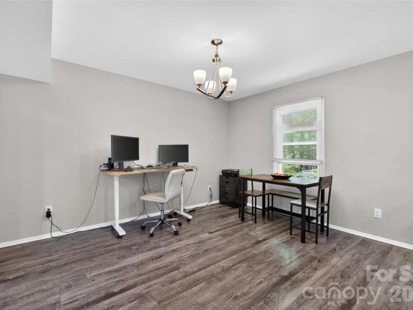5200 Barrington Drive, Charlotte, NC 28215.  MLS# CAR4369959, YatesRealty ID 17278. 