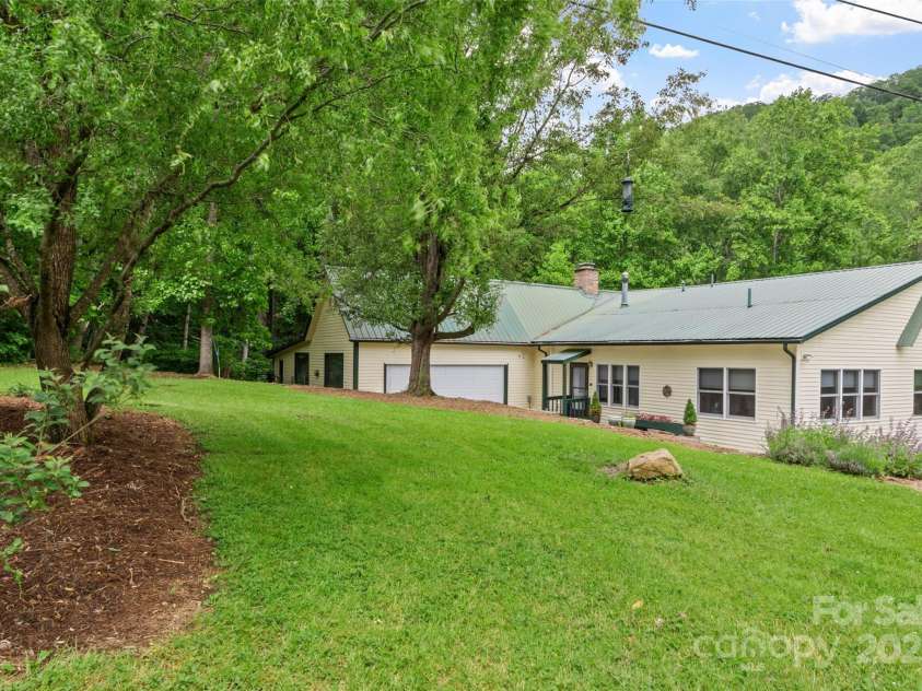 11820 State Highway 197 None, Burnsville, NC 28714.  MLS# CAR4264964, YatesRealty ID 17279. 