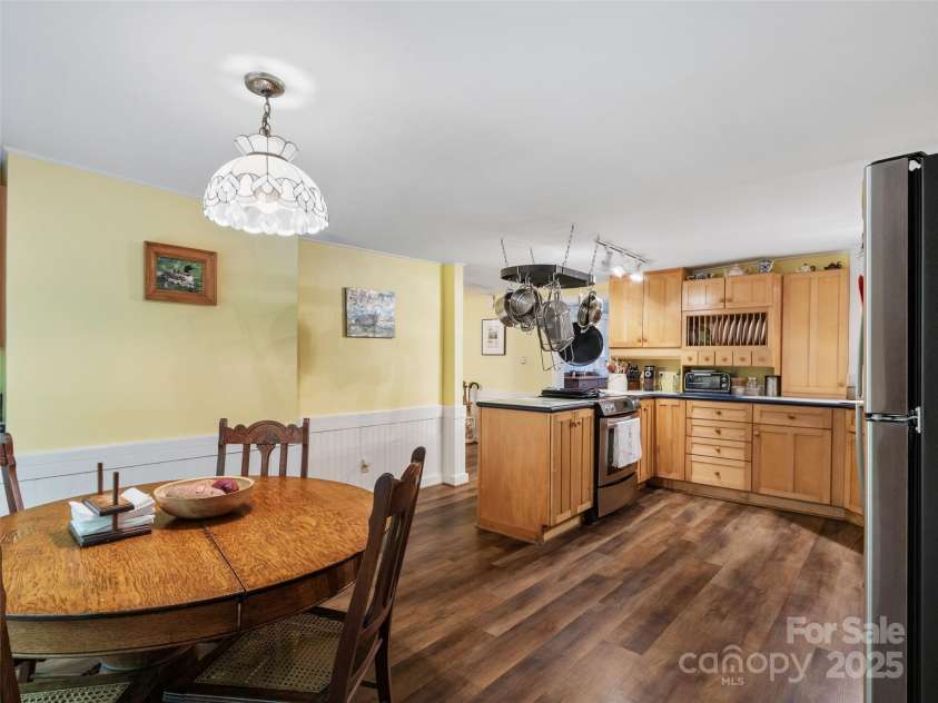 11820 State Highway 197 None, Burnsville, NC 28714.  MLS# CAR4264964, YatesRealty ID 17279. 