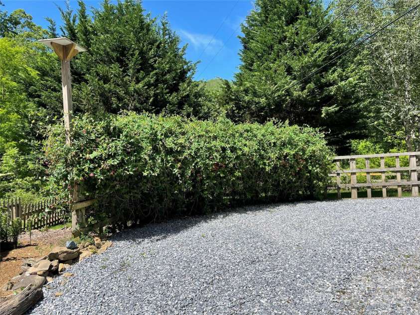 11820 State Highway 197 None, Burnsville, NC 28714.  MLS# CAR4264964, YatesRealty ID 17279. 