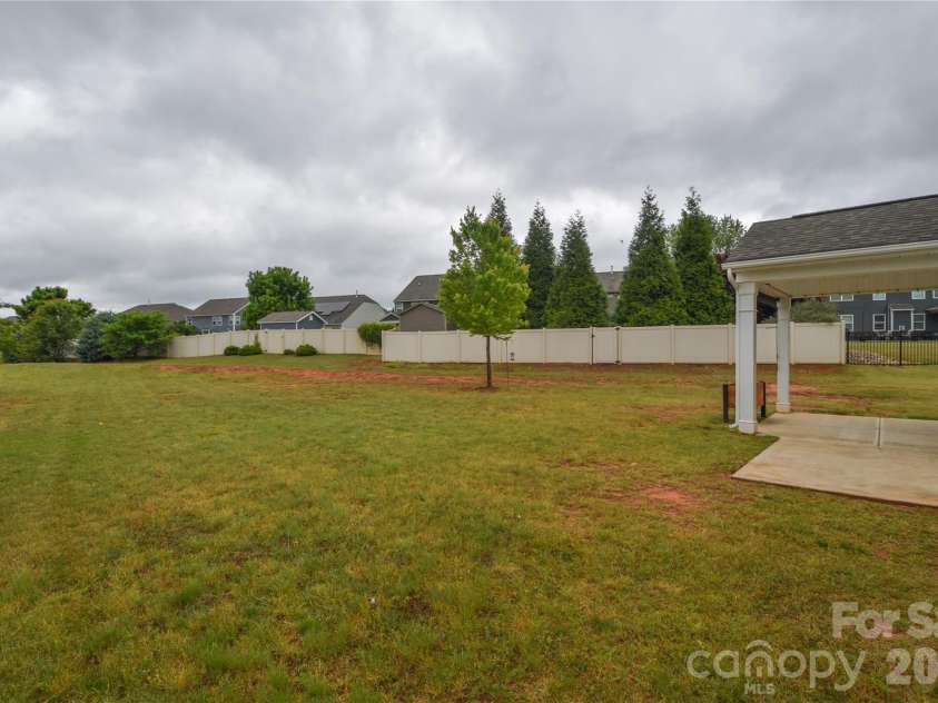 7227 Adirondack Drive, Denver, NC 28037.  MLS# CAR4376346, YatesRealty ID 17280. 