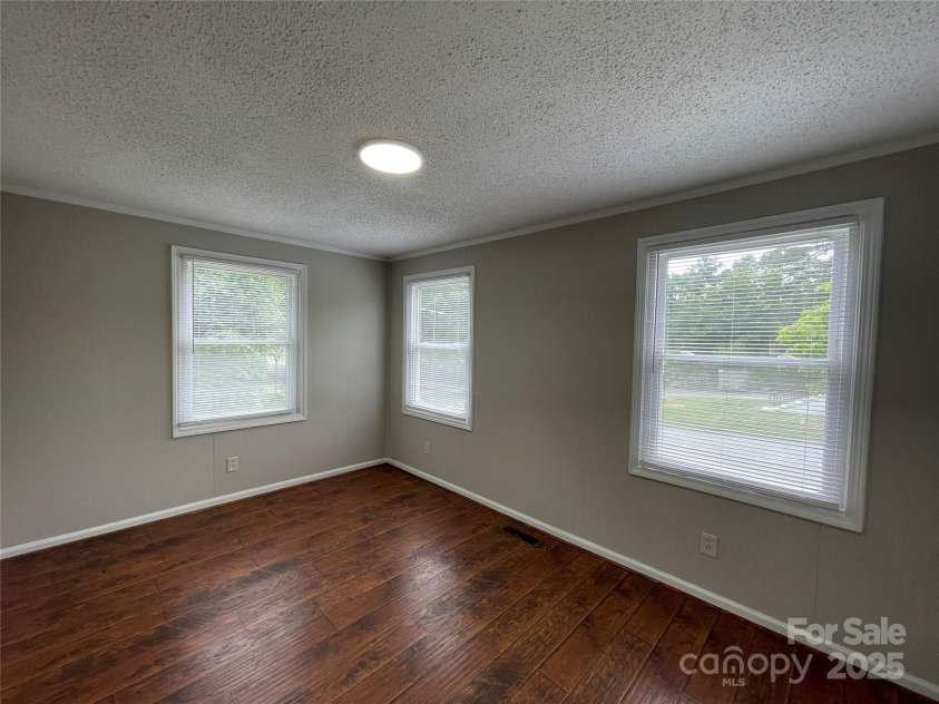 1404 Linwood Road, Gastonia, NC 28052.  MLS# CAR4217873, YatesRealty ID 17281. 