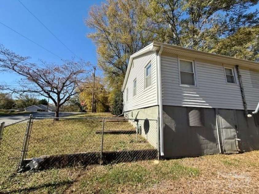 1404 Linwood Road, Gastonia, NC 28052.  MLS# CAR4319807, YatesRealty ID 17281. 