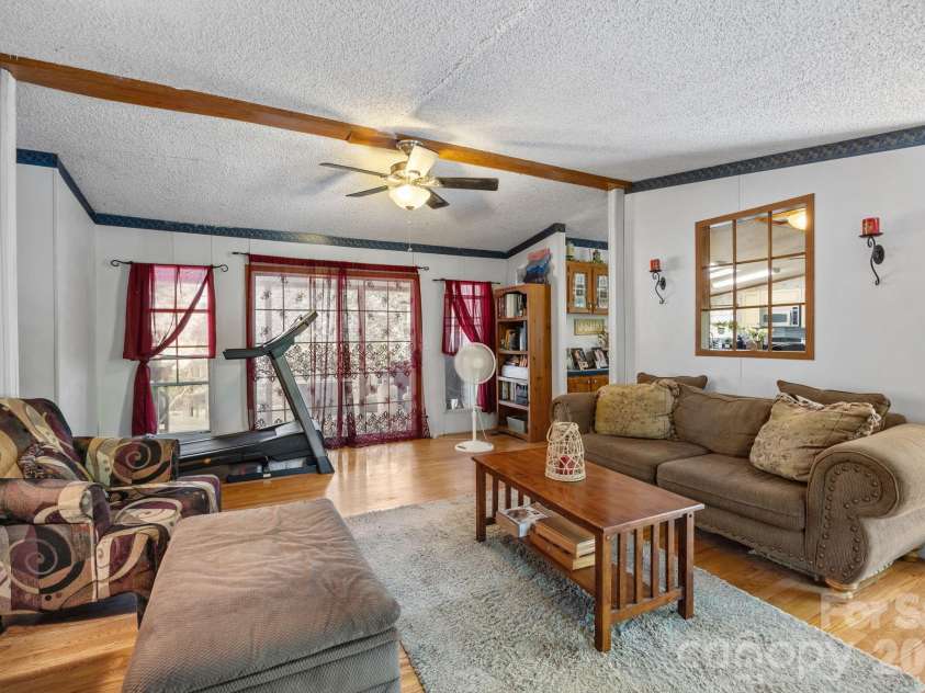 25 Weaver Lane, Black Mountain, NC 28711.  MLS# CAR4374835, YatesRealty ID 17281. 