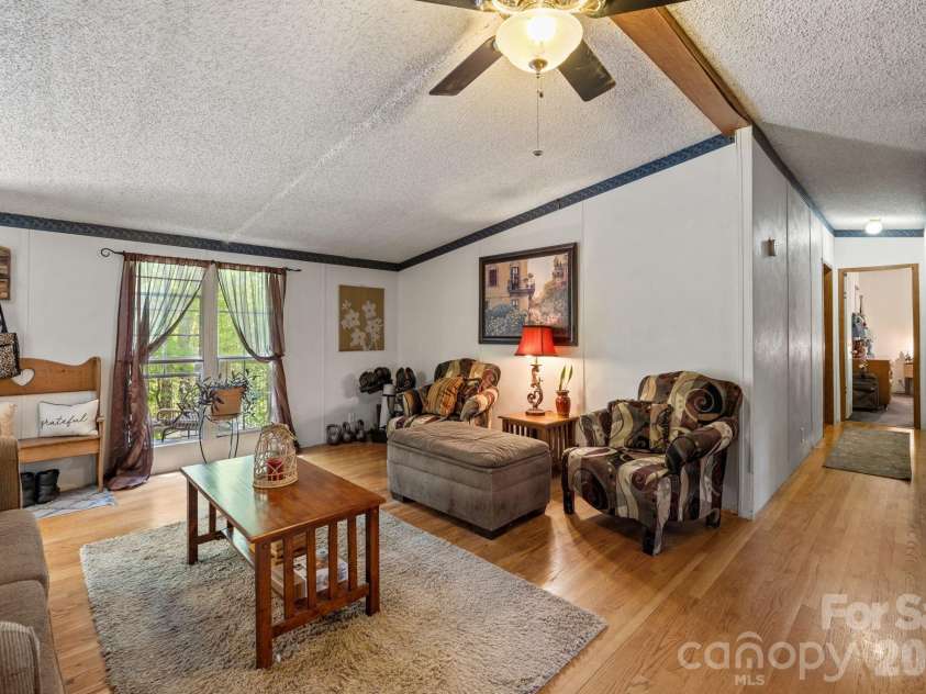 25 Weaver Lane, Black Mountain, NC 28711.  MLS# CAR4374835, YatesRealty ID 17281. 