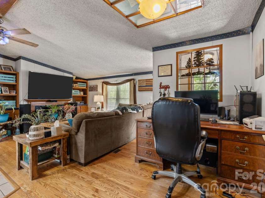 25 Weaver Lane, Black Mountain, NC 28711.  MLS# CAR4374835, YatesRealty ID 17281. 