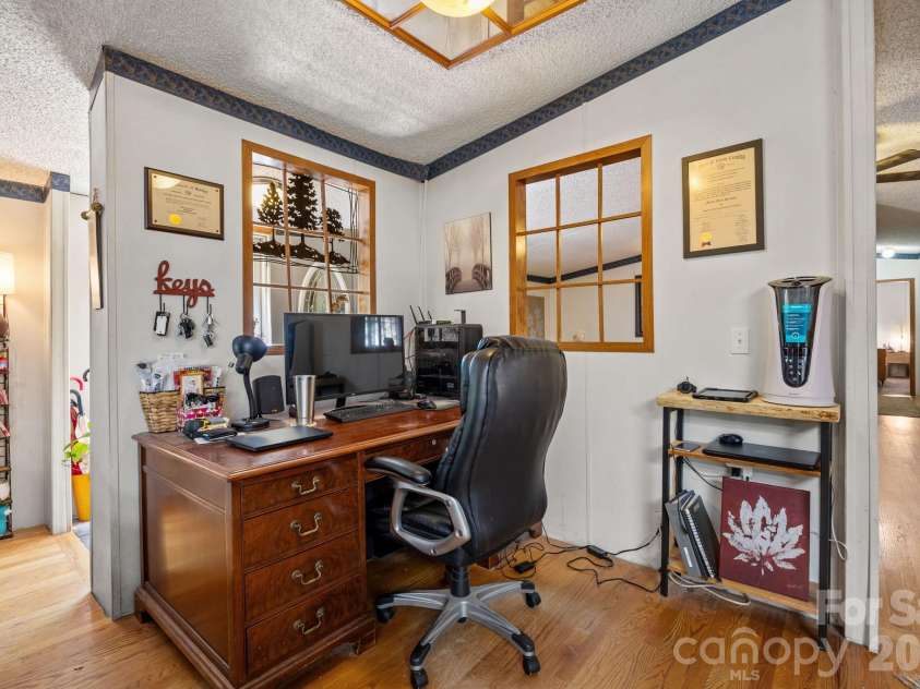 25 Weaver Lane, Black Mountain, NC 28711.  MLS# CAR4374835, YatesRealty ID 17281. 