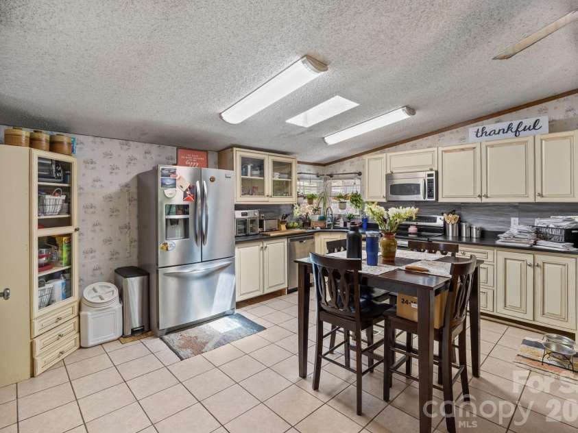 25 Weaver Lane, Black Mountain, NC 28711.  MLS# CAR4374835, YatesRealty ID 17281. 