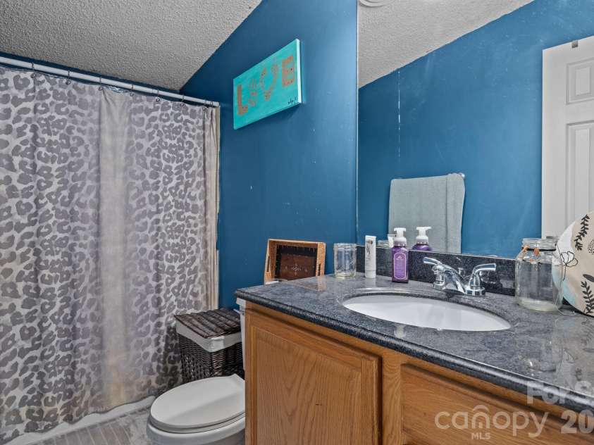 25 Weaver Lane, Black Mountain, NC 28711.  MLS# CAR4374835, YatesRealty ID 17281. 