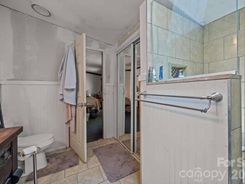 25 Weaver Lane, Black Mountain, NC 28711.  MLS# CAR4374835, YatesRealty ID 17281. 