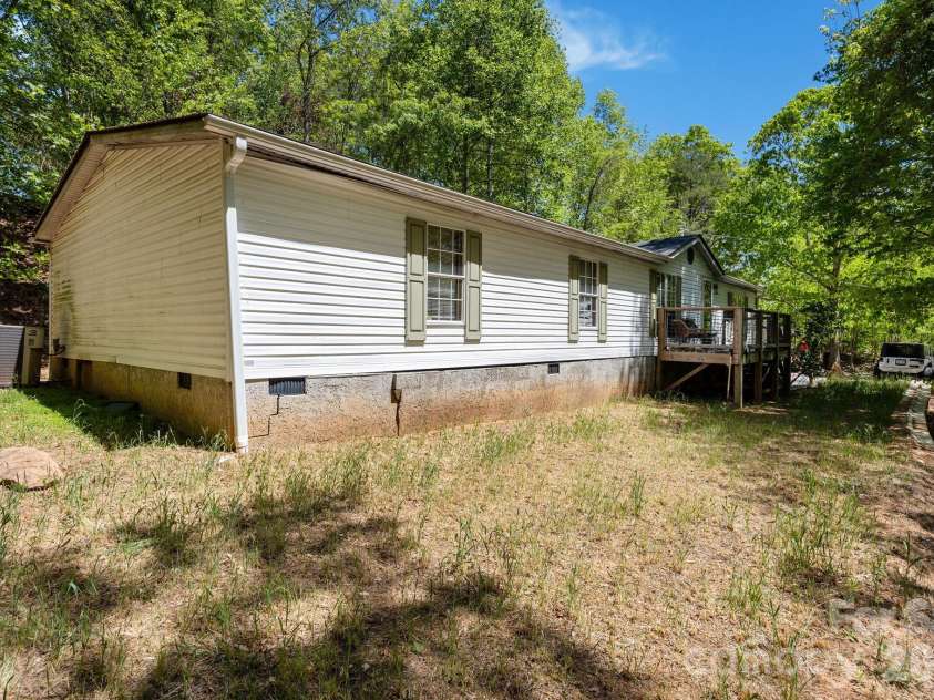 25 Weaver Lane, Black Mountain, NC 28711.  MLS# CAR4374835, YatesRealty ID 17281. 
