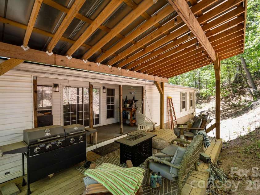 25 Weaver Lane, Black Mountain, NC 28711.  MLS# CAR4374835, YatesRealty ID 17281. 