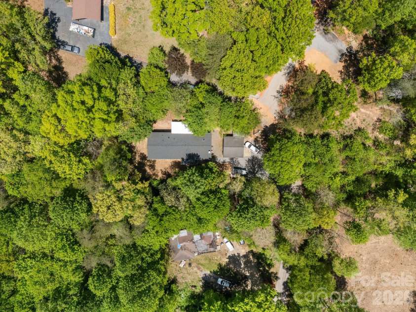25 Weaver Lane, Black Mountain, NC 28711.  MLS# CAR4374835, YatesRealty ID 17281. 