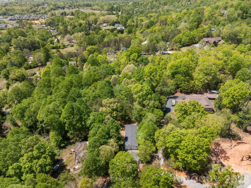 25 Weaver Lane, Black Mountain, NC 28711.  MLS# CAR4374835, YatesRealty ID 17281. 
