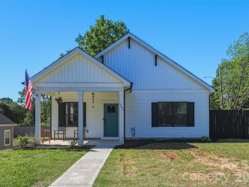 701 3rd Avenue, Gastonia, NC 28054.  MLS# CAR4371262, YatesRealty ID 17282. 