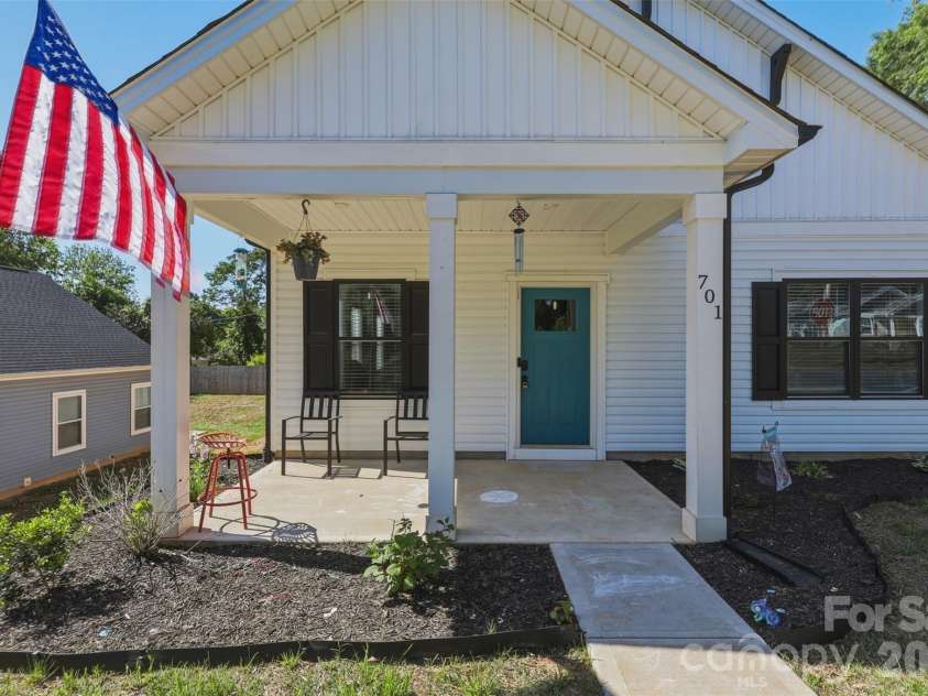 701 3rd Avenue, Gastonia, NC 28054.  MLS# CAR4371262, YatesRealty ID 17282. 