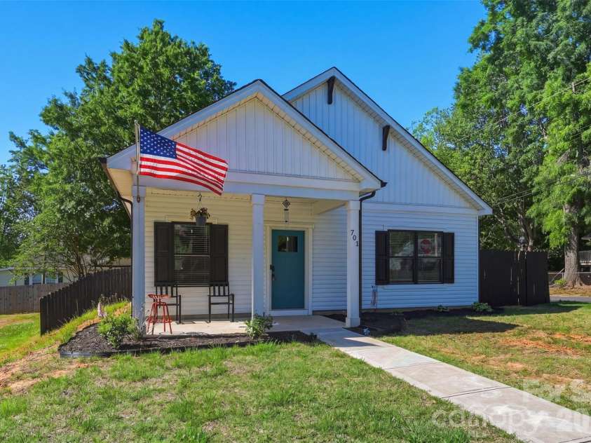 701 3rd Avenue, Gastonia, NC 28054.  MLS# CAR4371262, YatesRealty ID 17282. 