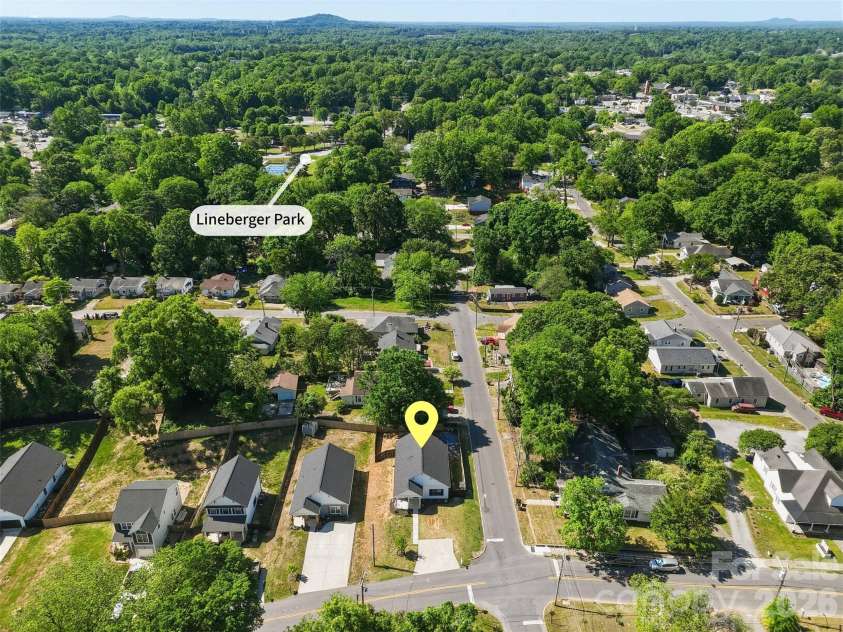 701 3rd Avenue, Gastonia, NC 28054.  MLS# CAR4371262, YatesRealty ID 17282. 