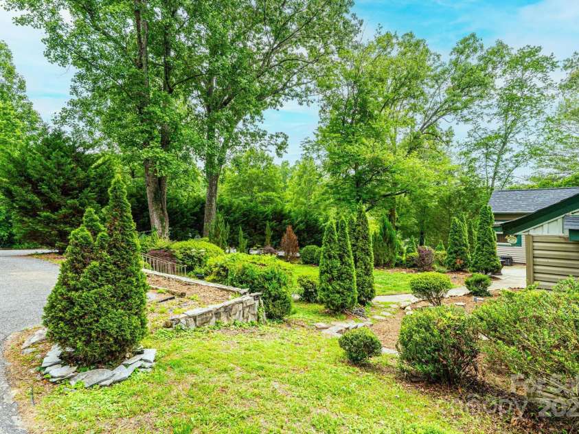 317 Tremont Park Circle, Lenoir, NC 28645.  MLS# CAR4258387, YatesRealty ID 17283. 