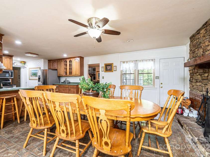 317 Tremont Park Circle, Lenoir, NC 28645.  MLS# CAR4258387, YatesRealty ID 17283. 