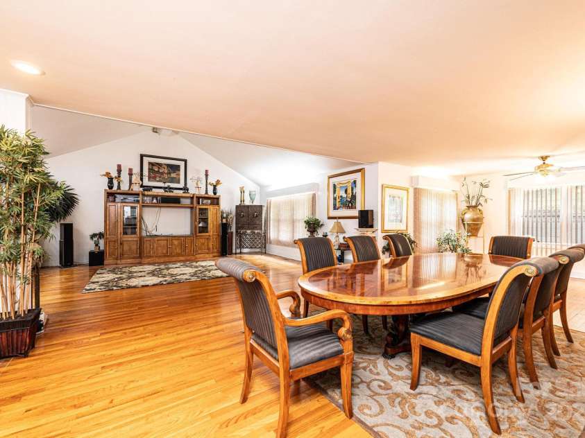 317 Tremont Park Circle, Lenoir, NC 28645.  MLS# CAR4258387, YatesRealty ID 17283. 