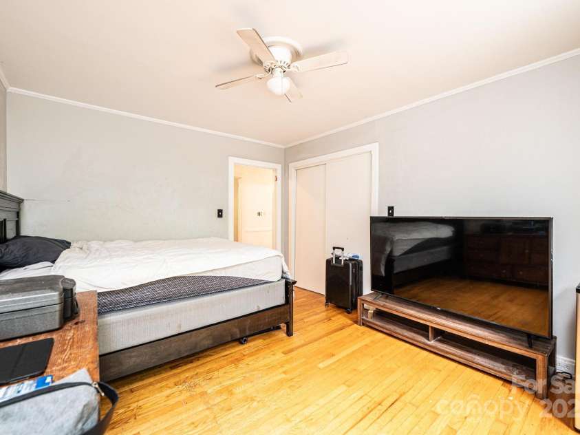 317 Tremont Park Circle, Lenoir, NC 28645.  MLS# CAR4258387, YatesRealty ID 17283. 