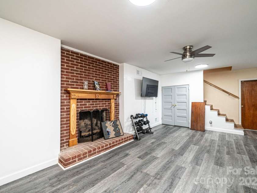 317 Tremont Park Circle, Lenoir, NC 28645.  MLS# CAR4258387, YatesRealty ID 17283. 