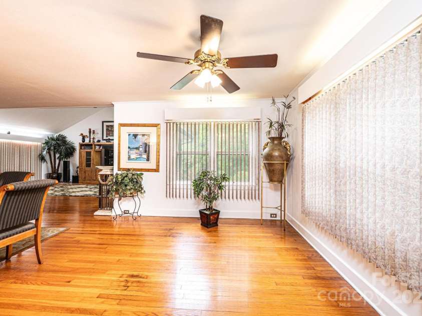 317 Tremont Park Circle, Lenoir, NC 28645.  MLS# CAR4258387, YatesRealty ID 17283. Hardwood floors