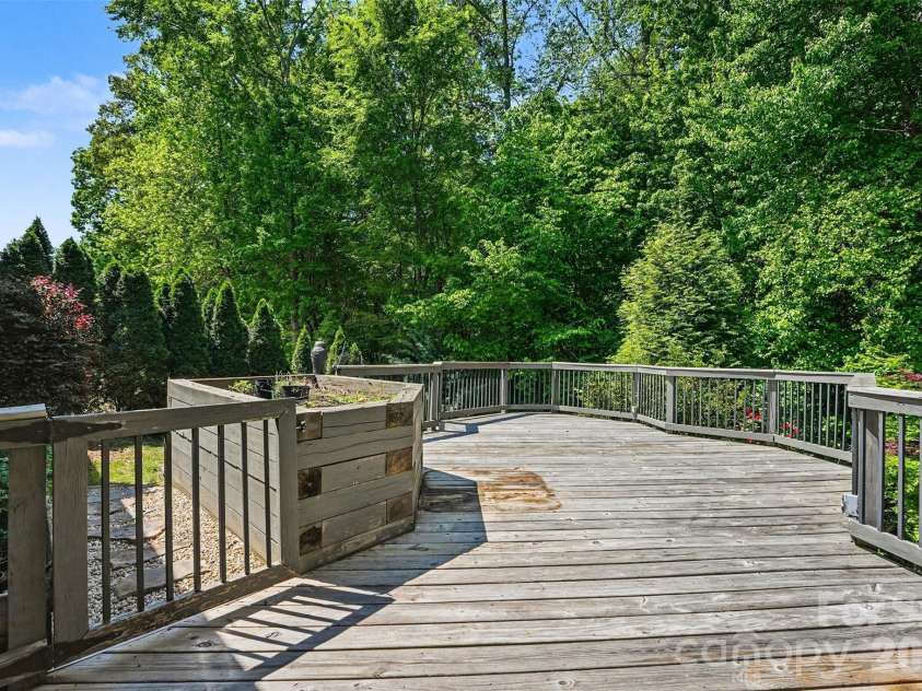 2124 Ashley River Road, Waxhaw, NC 28173.  MLS# CAR4347050, YatesRealty ID 17284. Deck