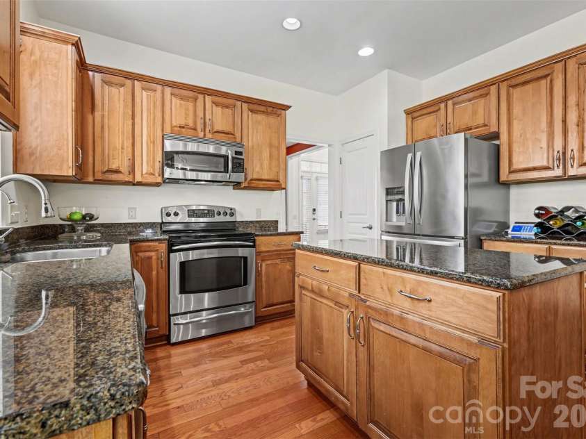 2124 Ashley River Road, Waxhaw, NC 28173.  MLS# CAR4347050, YatesRealty ID 17284. Kitchen