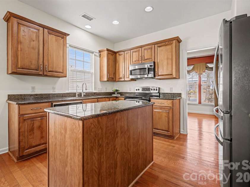 2124 Ashley River Road, Waxhaw, NC 28173.  MLS# CAR4347050, YatesRealty ID 17284. Kitchen