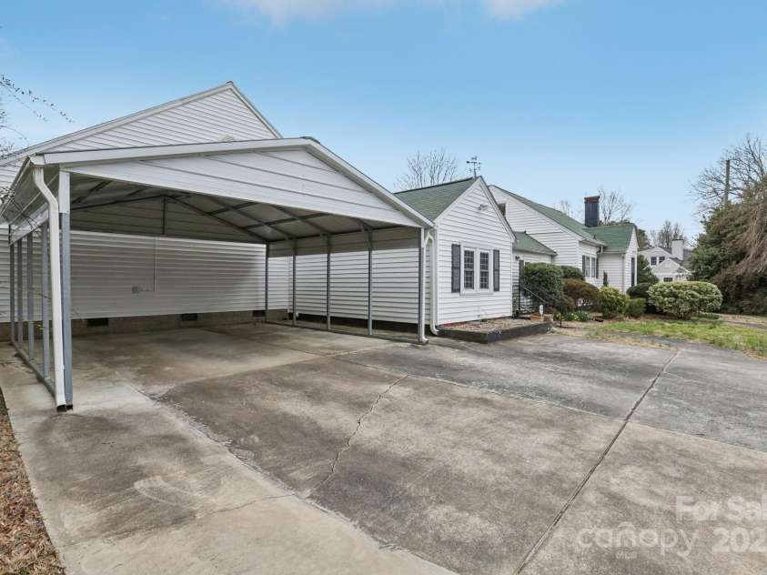 1146 Rogers Road, Graham, NC 27253.  MLS# CAR4266306, YatesRealty ID 17286. 