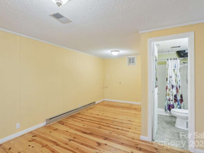 1146 Rogers Road, Graham, NC 27253.  MLS# CAR4266306, YatesRealty ID 17286. 