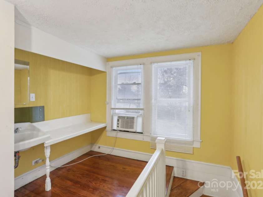 1146 Rogers Road, Graham, NC 27253.  MLS# CAR4266306, YatesRealty ID 17286. 