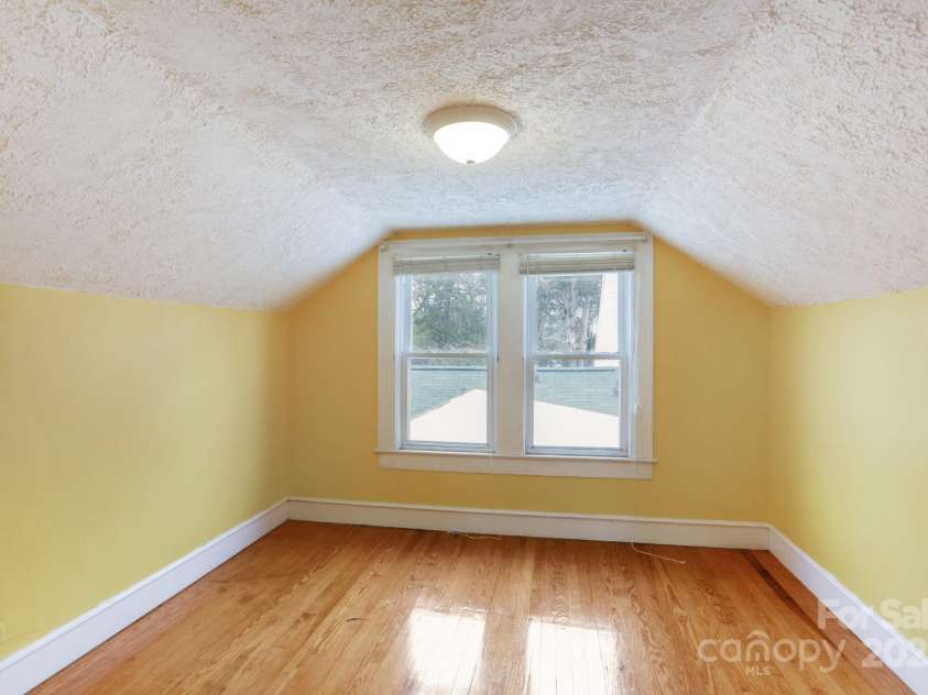 1146 Rogers Road, Graham, NC 27253.  MLS# CAR4266306, YatesRealty ID 17286. 