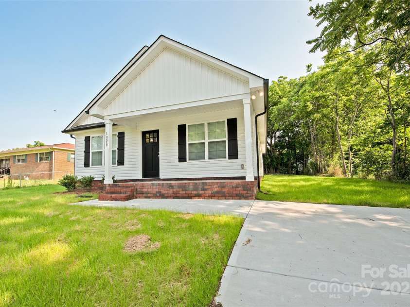 1028 Gibson Street, Albemarle, NC 28001.  MLS# CAR4267155, YatesRealty ID 17287. 