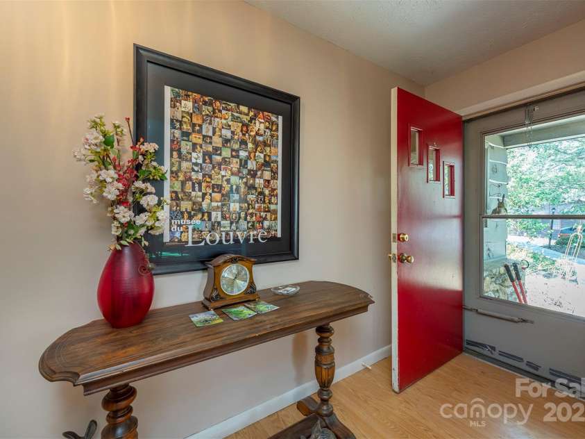 52 Oakhurst Road, Arden, NC 28704.  MLS# CAR4264311, YatesRealty ID 17288. 