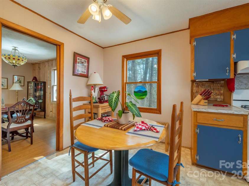 52 Oakhurst Road, Arden, NC 28704.  MLS# CAR4264311, YatesRealty ID 17288. 