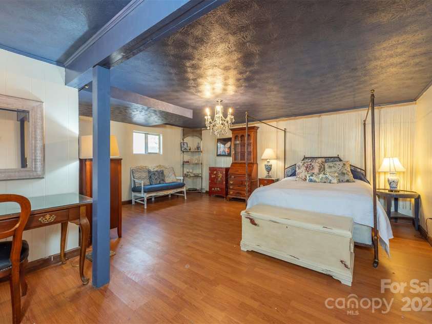 52 Oakhurst Road, Arden, NC 28704.  MLS# CAR4264311, YatesRealty ID 17288. 