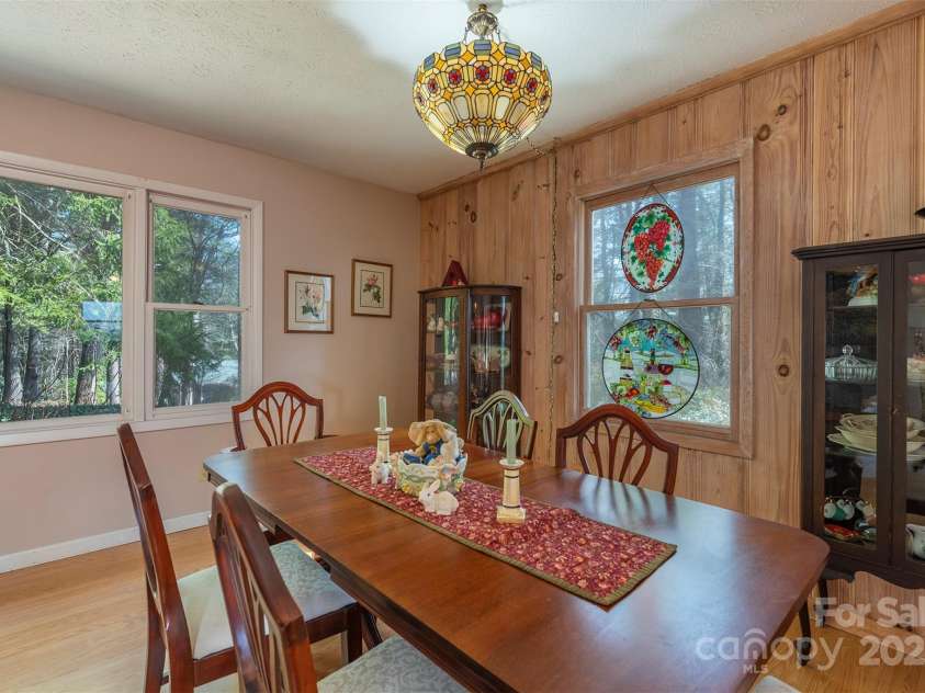 52 Oakhurst Road, Arden, NC 28704.  MLS# CAR4264311, YatesRealty ID 17288. Dining room