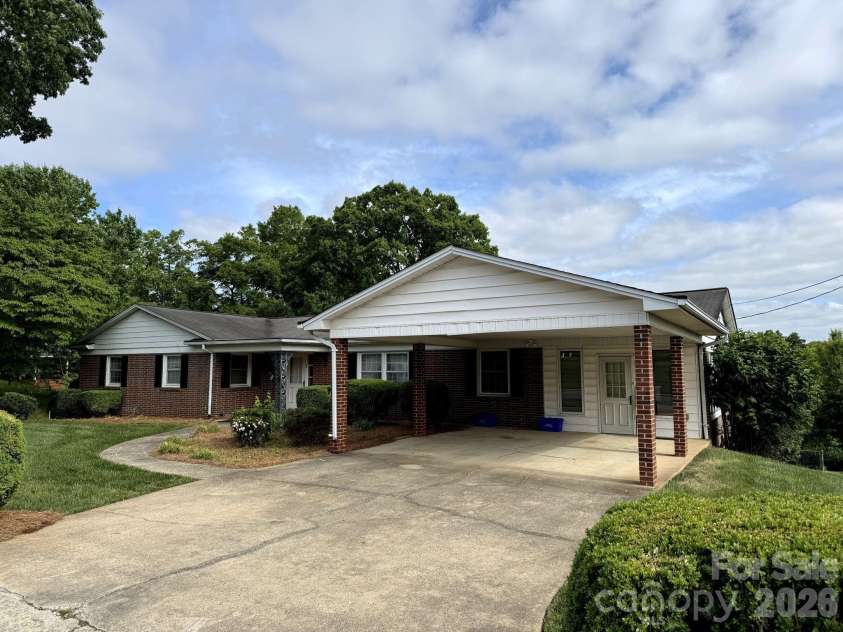1 Clearview Street, Granite Falls, NC 28630.  MLS# CAR4374917, YatesRealty ID 17289. 