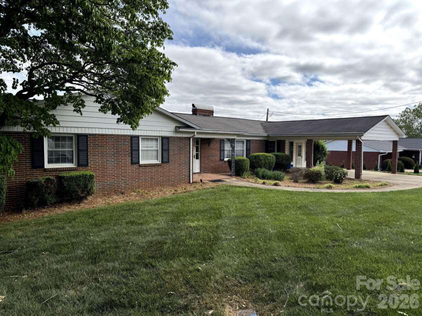 1 Clearview Street, Granite Falls, NC 28630.  MLS# CAR4374917, YatesRealty ID 17289. 